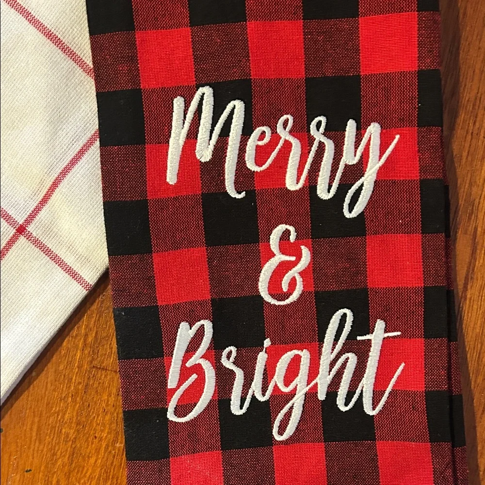 NWT Red and Black Plaid Kitchen Towel Set